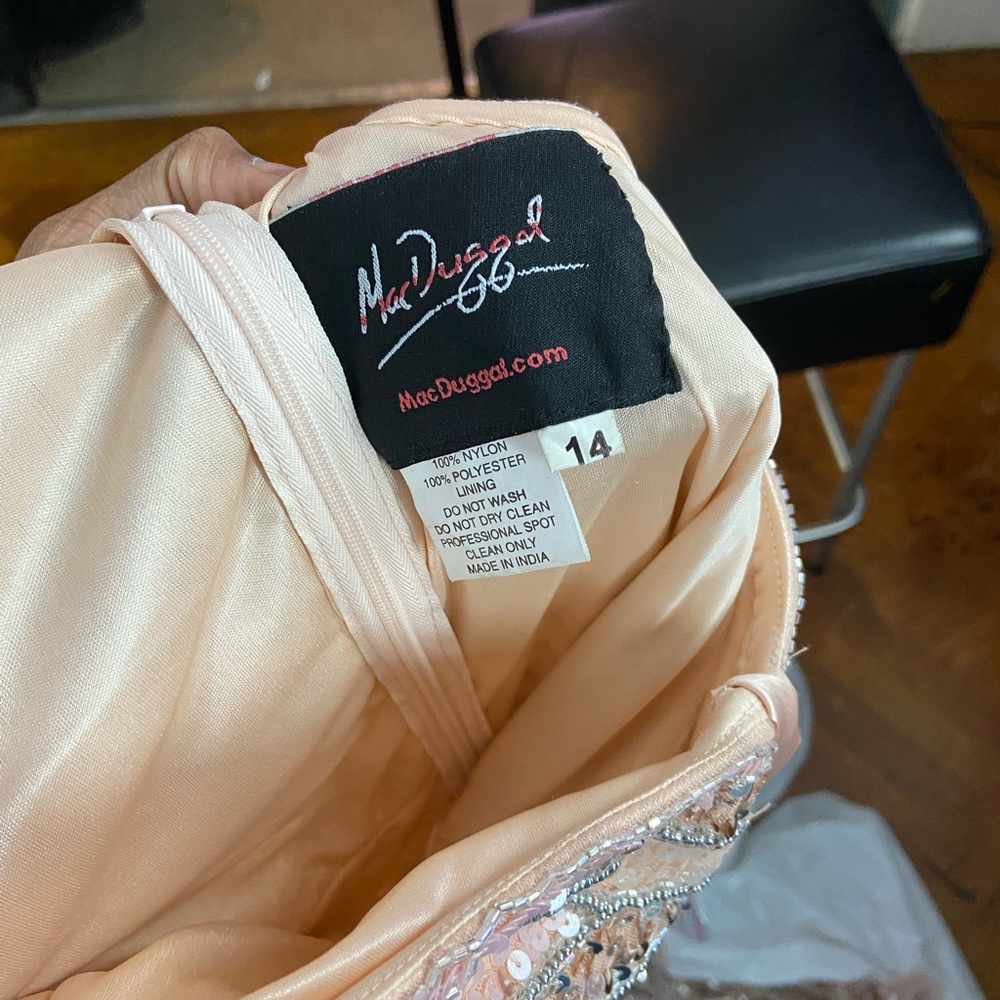 Mac Duggal EMBELLISHED ONE SLEEVE GOWN W/ SEQUIN BELT 8 / 14 - Picture 12 of 12